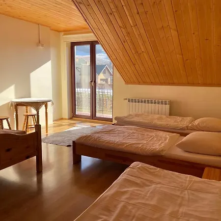 Pod Swierkami - ファームステイ *